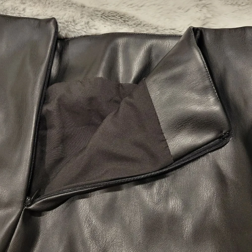 Mustard Seed pleather skirt, Large